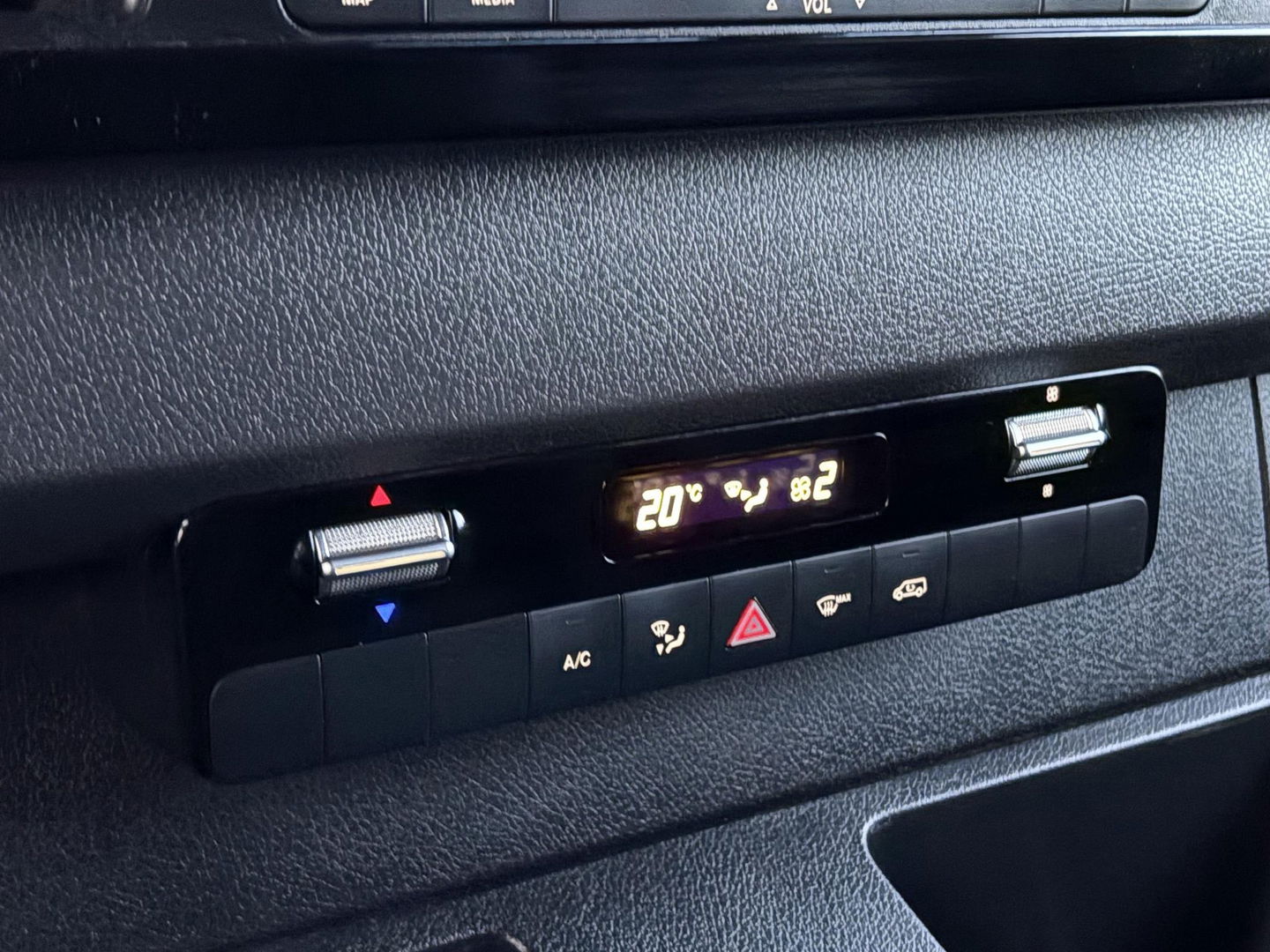 Mercedes-Benz Sprinter 519 3.0 CDI V6 L2H2 EURO 6 | DUBBELLUCHT | LED | ADAPTIVE CRUISE | 3500KG TREKKEN | DISTRONIC