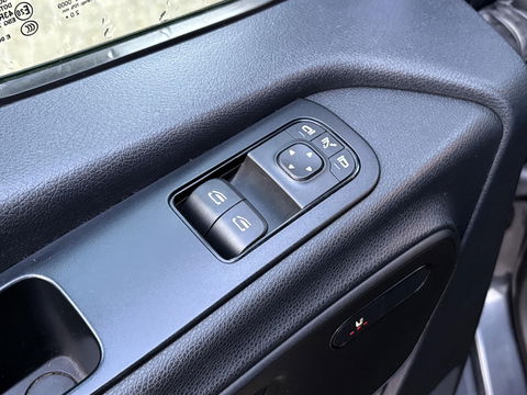 Mercedes-Benz Sprinter 519 3.0 CDI V6 L2H2 EURO 6 | DUBBELLUCHT | LED | ADAPTIVE CRUISE | 3500KG TREKKEN | DISTRONIC