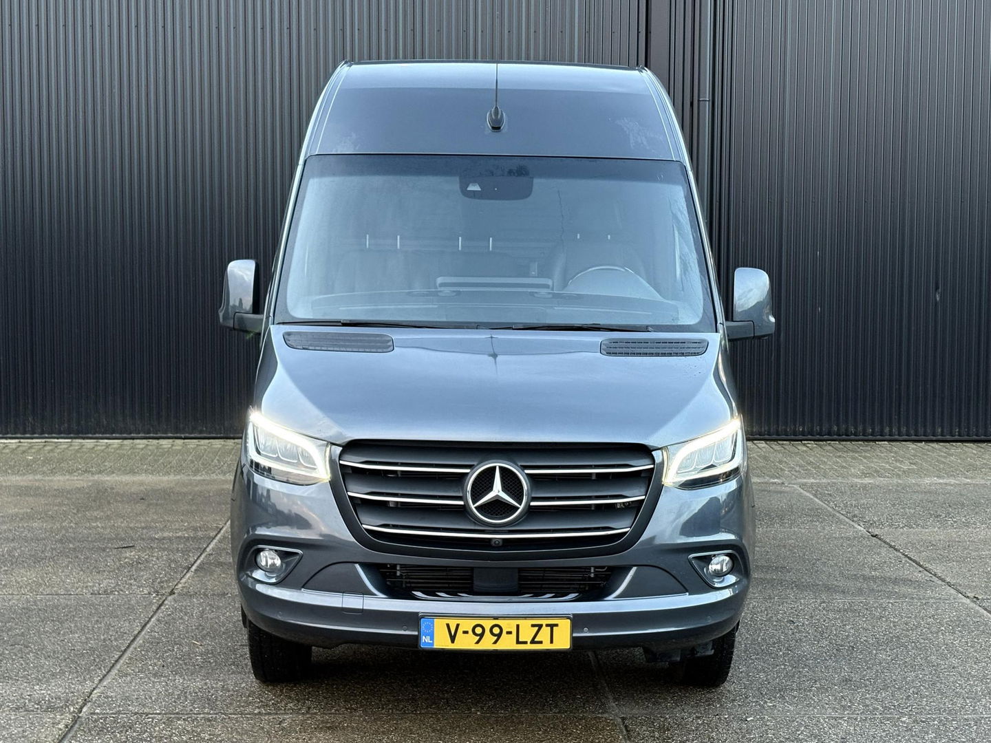 Mercedes-Benz Sprinter 519 3.0 CDI V6 L2H2 EURO 6 | DUBBELLUCHT | LED | ADAPTIVE CRUISE | 3500KG TREKKEN | DISTRONIC