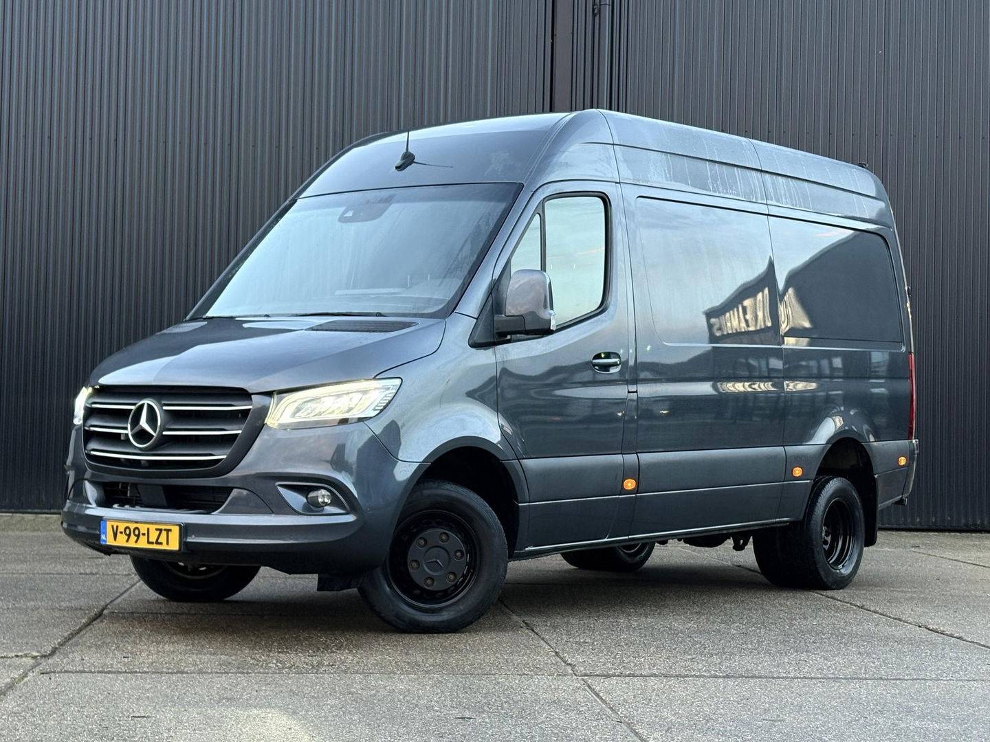 Mercedes-Benz Sprinter 519 3.0 CDI V6 L2H2 EURO 6 | DUBBELLUCHT | LED | ADAPTIVE CRUISE | 3500KG TREKKEN | DISTRONIC
