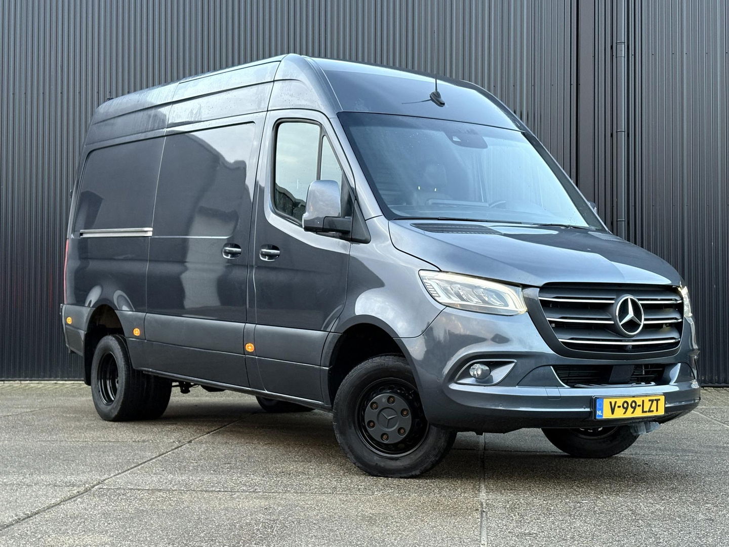 Mercedes-Benz Sprinter 519 3.0 CDI V6 L2H2 EURO 6 | DUBBELLUCHT | LED | ADAPTIVE CRUISE | 3500KG TREKKEN | DISTRONIC