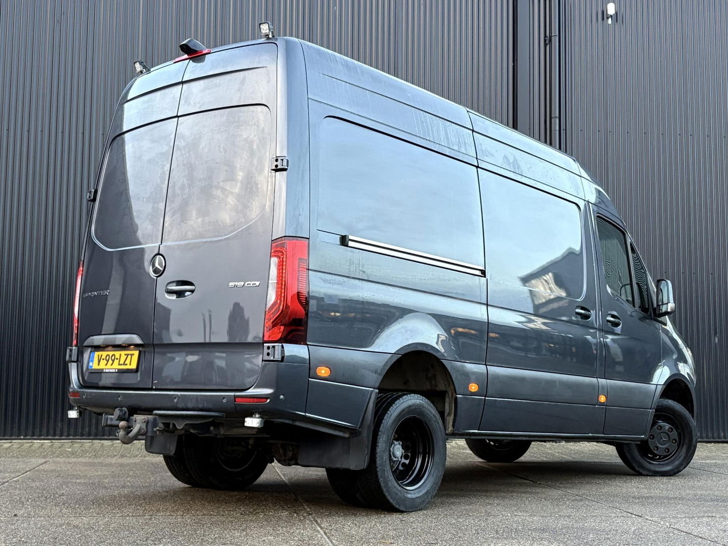Mercedes-Benz Sprinter 519 3.0 CDI V6 L2H2 EURO 6 | DUBBELLUCHT | LED | ADAPTIVE CRUISE | 3500KG TREKKEN | DISTRONIC