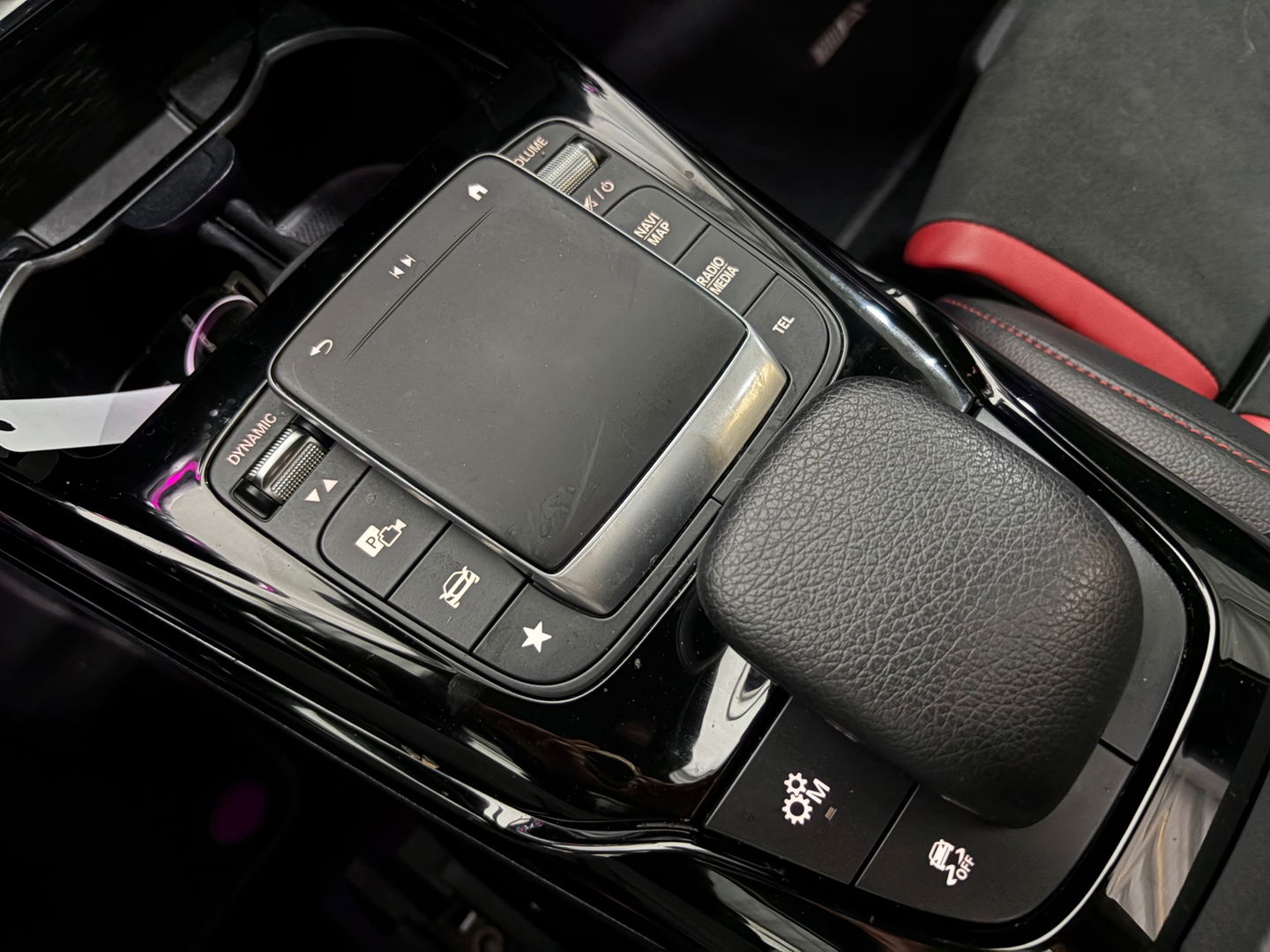 Mercedes-Benz A-Klasse AMG 35 4MATIC Premium Plus Pano Burmester