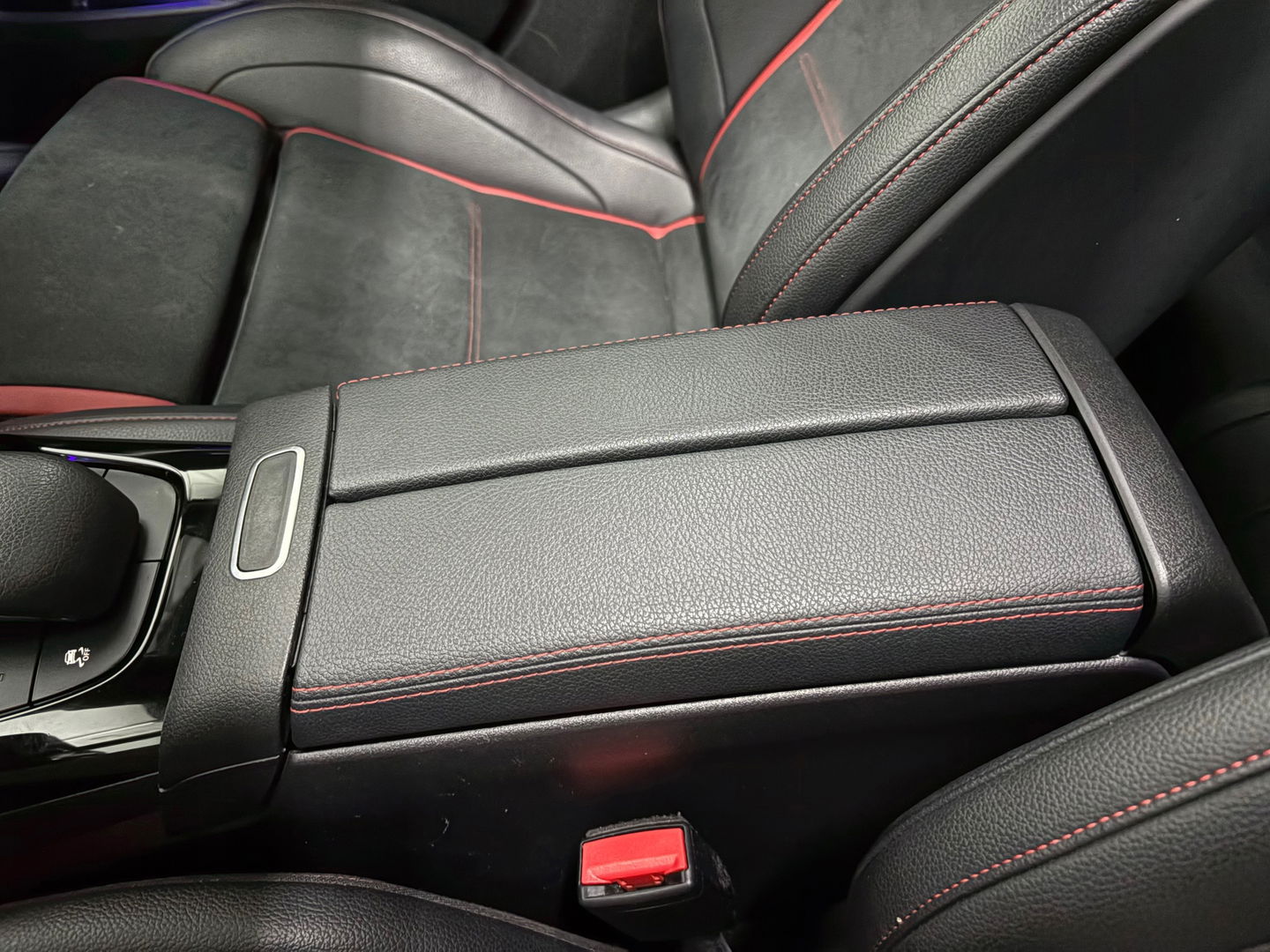 Mercedes-Benz A-Klasse AMG 35 4MATIC Premium Plus Pano Burmester