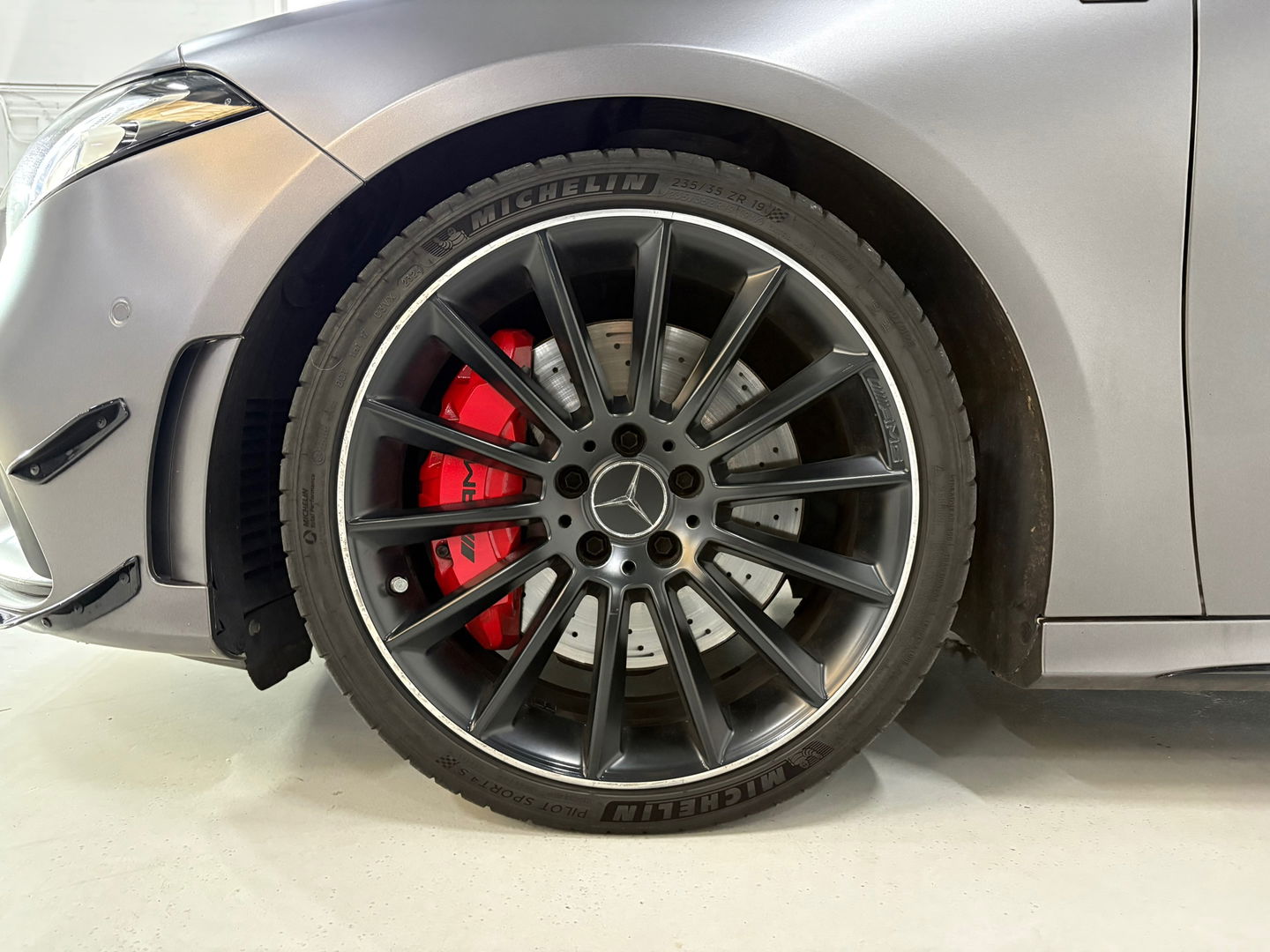 Mercedes-Benz A-Klasse AMG 35 4MATIC Premium Plus Pano Burmester