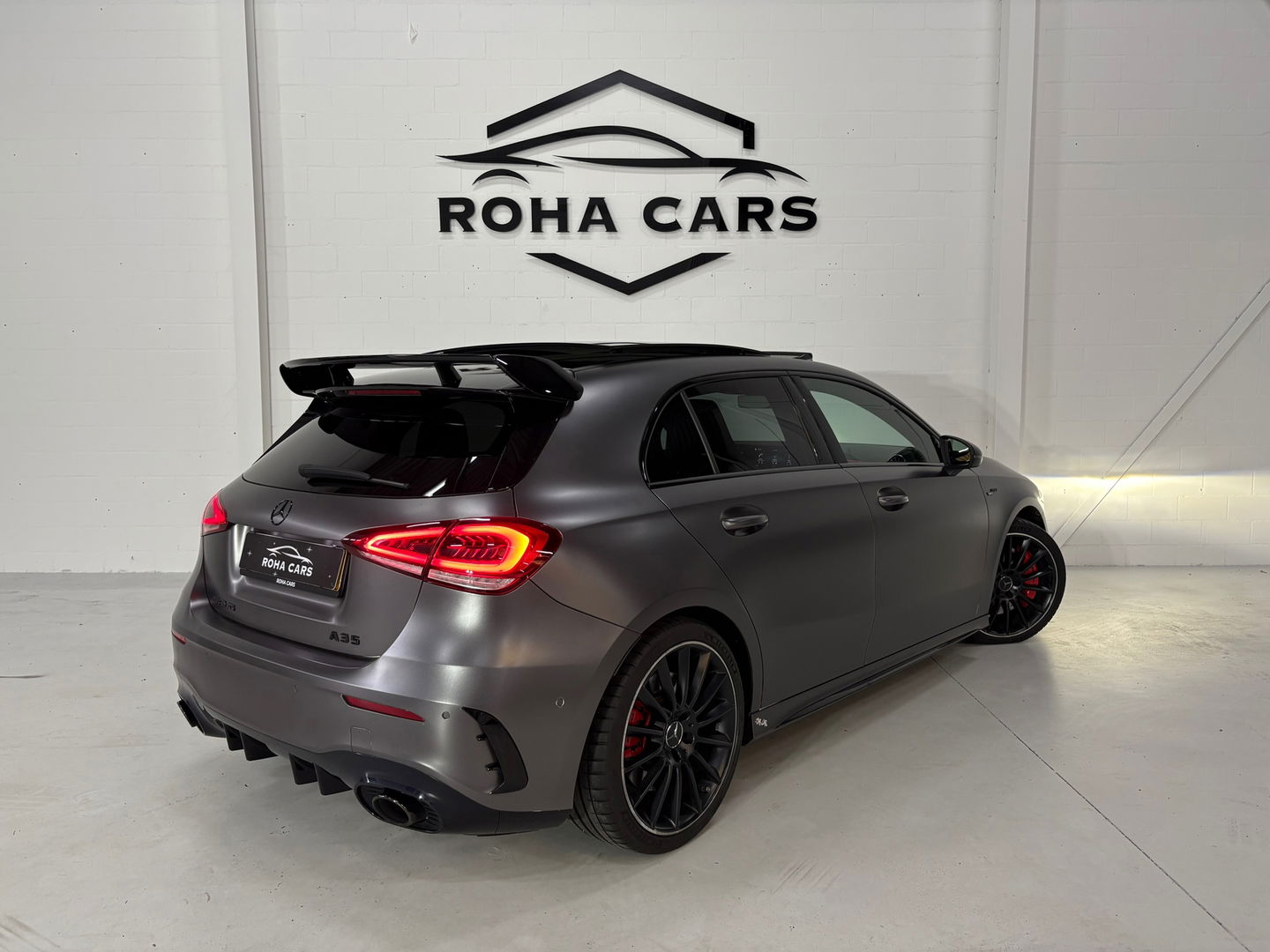 Mercedes-Benz A-Klasse AMG 35 4MATIC Premium Plus Pano Burmester
