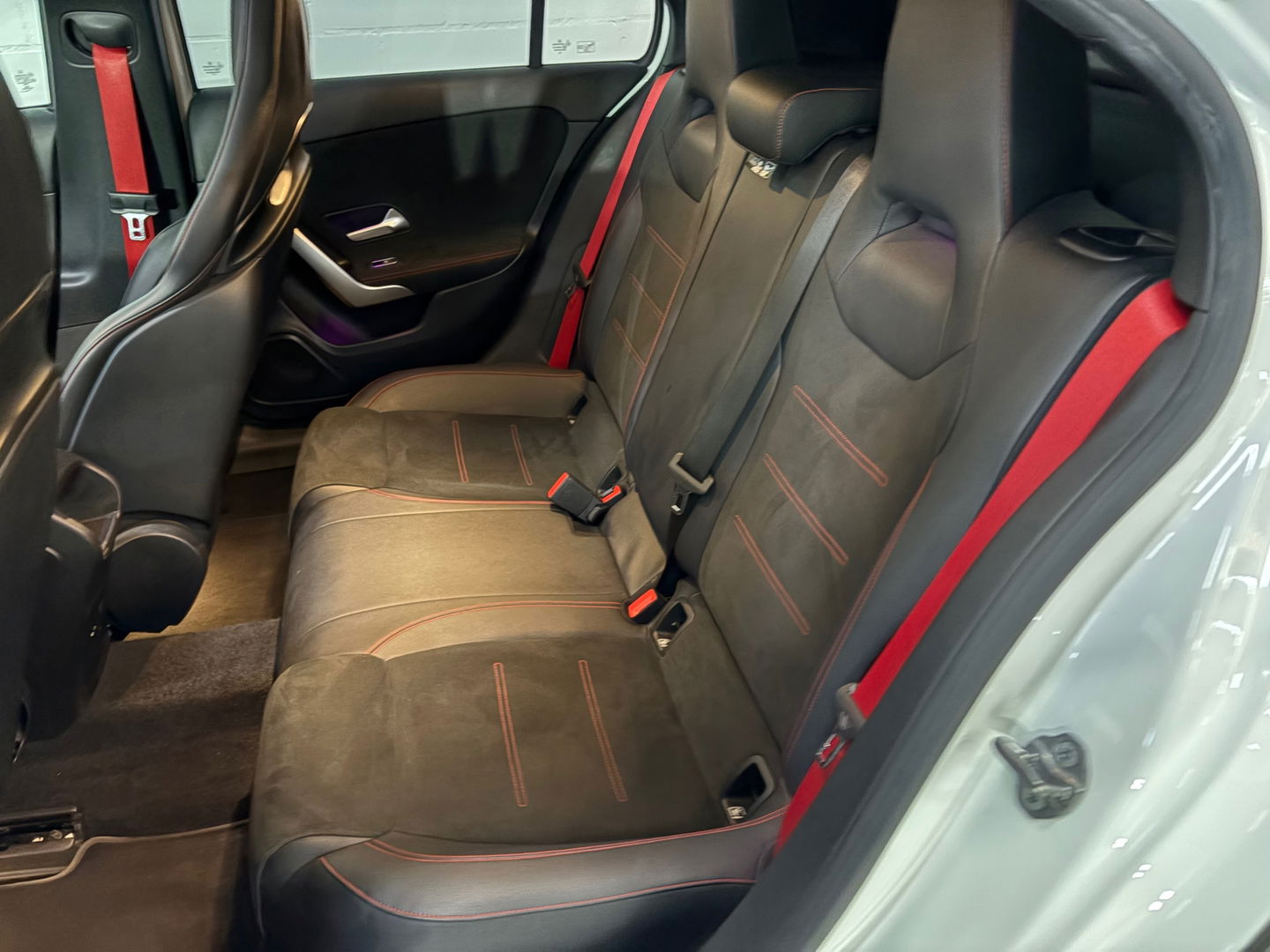 Mercedes-Benz A-Klasse AMG 35 4MATIC Premium Plus Pano Burmester