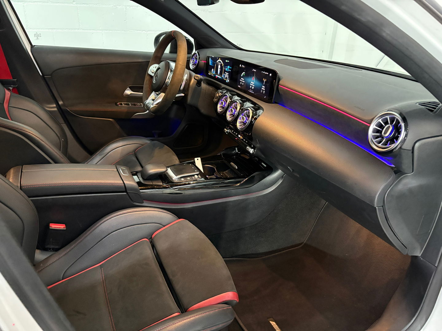 Mercedes-Benz A-Klasse AMG 35 4MATIC Premium Plus Pano Burmester