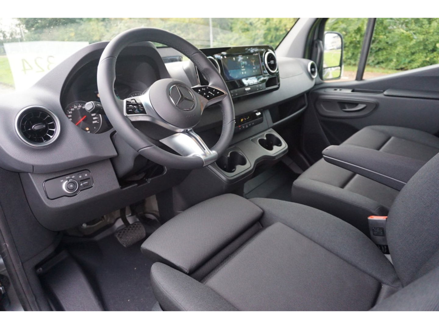 Mercedes-Benz Sprinter 319CDI Select L2H2 BPM VRIJ!! 10.25" Mbux, ACC, LED, 17" LM!! NR. 931