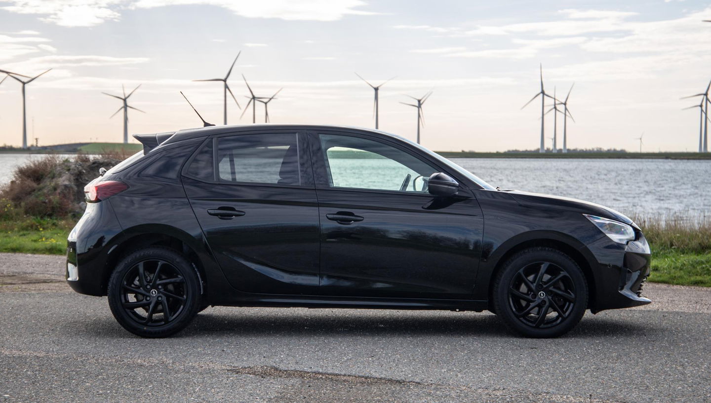 Opel Corsa 1.2 Turbo GS BLACK LINE / APPLE CARPLAY / AUTOMAAT / 360 CAMERA / STOELVERWARMING