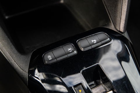 Opel Corsa 1.2 Turbo GS BLACK LINE / APPLE CARPLAY / AUTOMAAT / 360 CAMERA / STOELVERWARMING