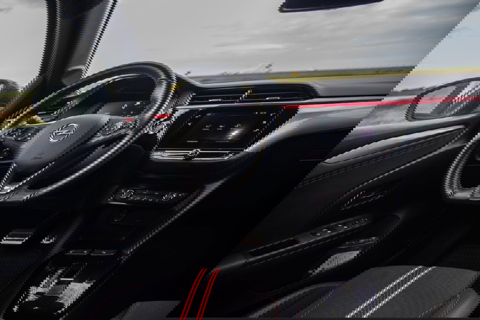 Opel Corsa 1.2 Turbo GS BLACK LINE / APPLE CARPLAY / AUTOMAAT / 360 CAMERA / STOELVERWARMING