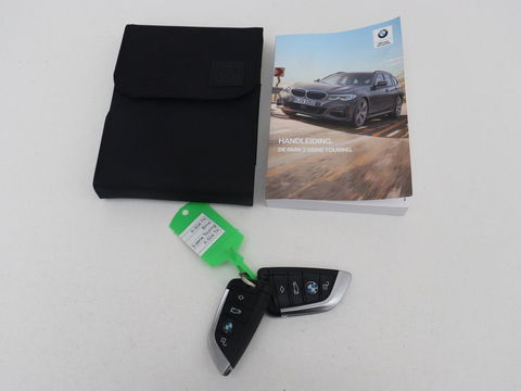 BMW 3 Serie 318i High Executive | Sport Line | Leder | Stoelverwarming | Camera | Sportstoelen | Carplay | Sfeerverlichting | Live Cockpit | Navigatie | Full LED | Climate control | Park Assist | Cruise control