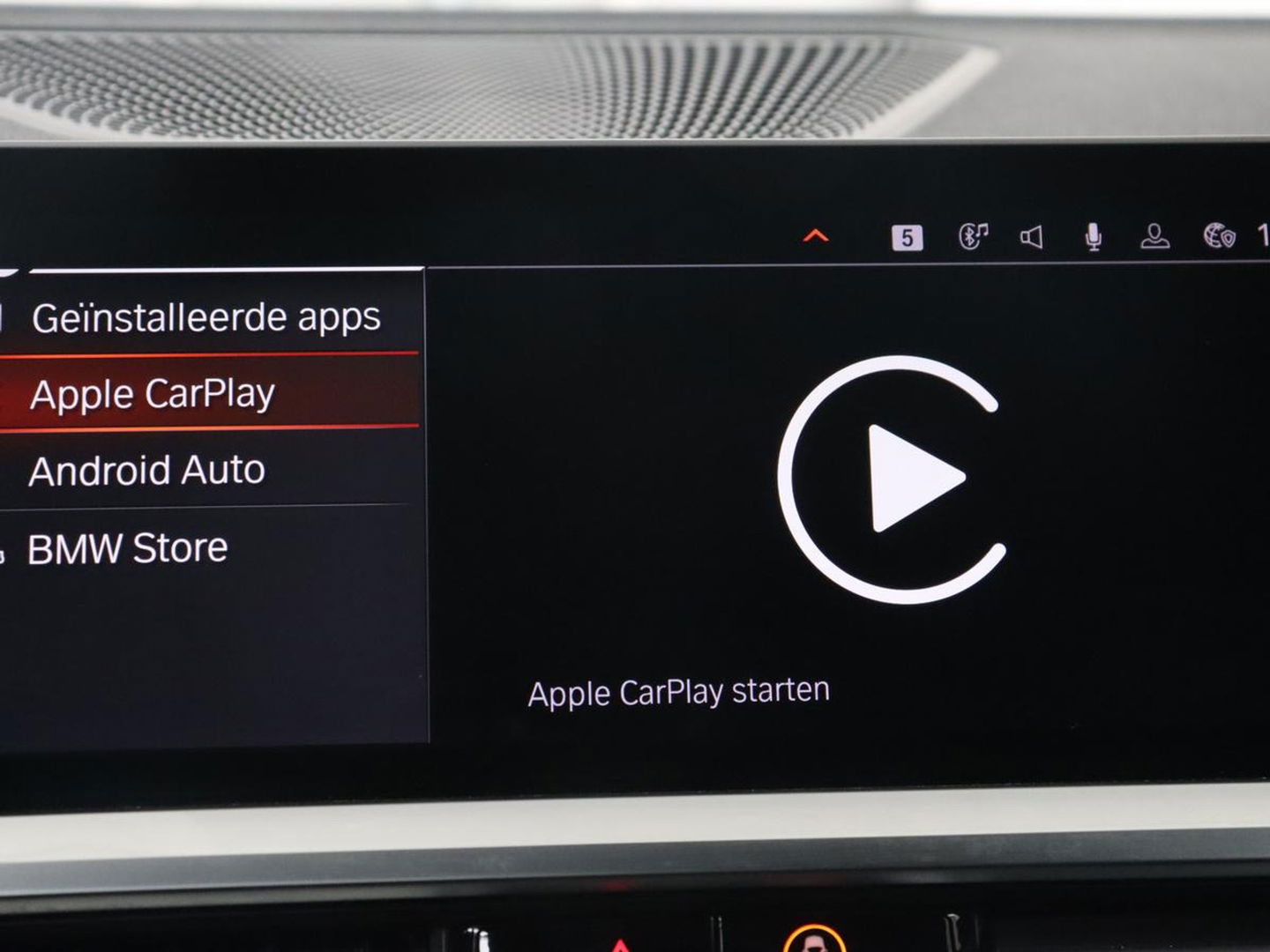 BMW 3 Serie 318i High Executive | Sport Line | Leder | Stoelverwarming | Camera | Sportstoelen | Carplay | Sfeerverlichting | Live Cockpit | Navigatie | Full LED | Climate control | Park Assist | Cruise control