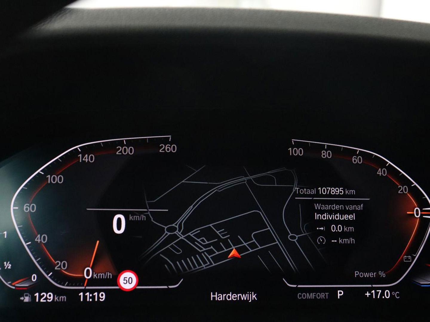 BMW 3 Serie 318i High Executive | Sport Line | Leder | Stoelverwarming | Camera | Sportstoelen | Carplay | Sfeerverlichting | Live Cockpit | Navigatie | Full LED | Climate control | Park Assist | Cruise control
