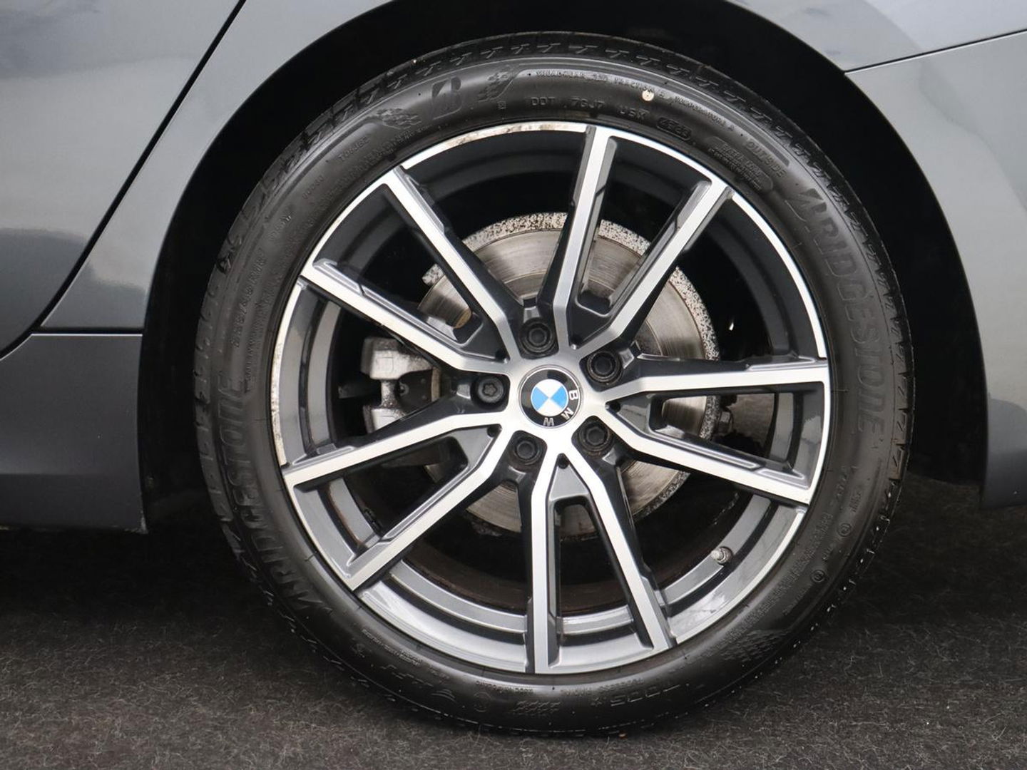 BMW 3 Serie 318i High Executive | Sport Line | Leder | Stoelverwarming | Camera | Sportstoelen | Carplay | Sfeerverlichting | Live Cockpit | Navigatie | Full LED | Climate control | Park Assist | Cruise control