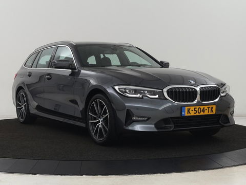 BMW 3 Serie 318i High Executive | Sport Line | Leder | Stoelverwarming | Camera | Sportstoelen | Carplay | Sfeerverlichting | Live Cockpit | Navigatie | Full LED | Climate control | Park Assist | Cruise control