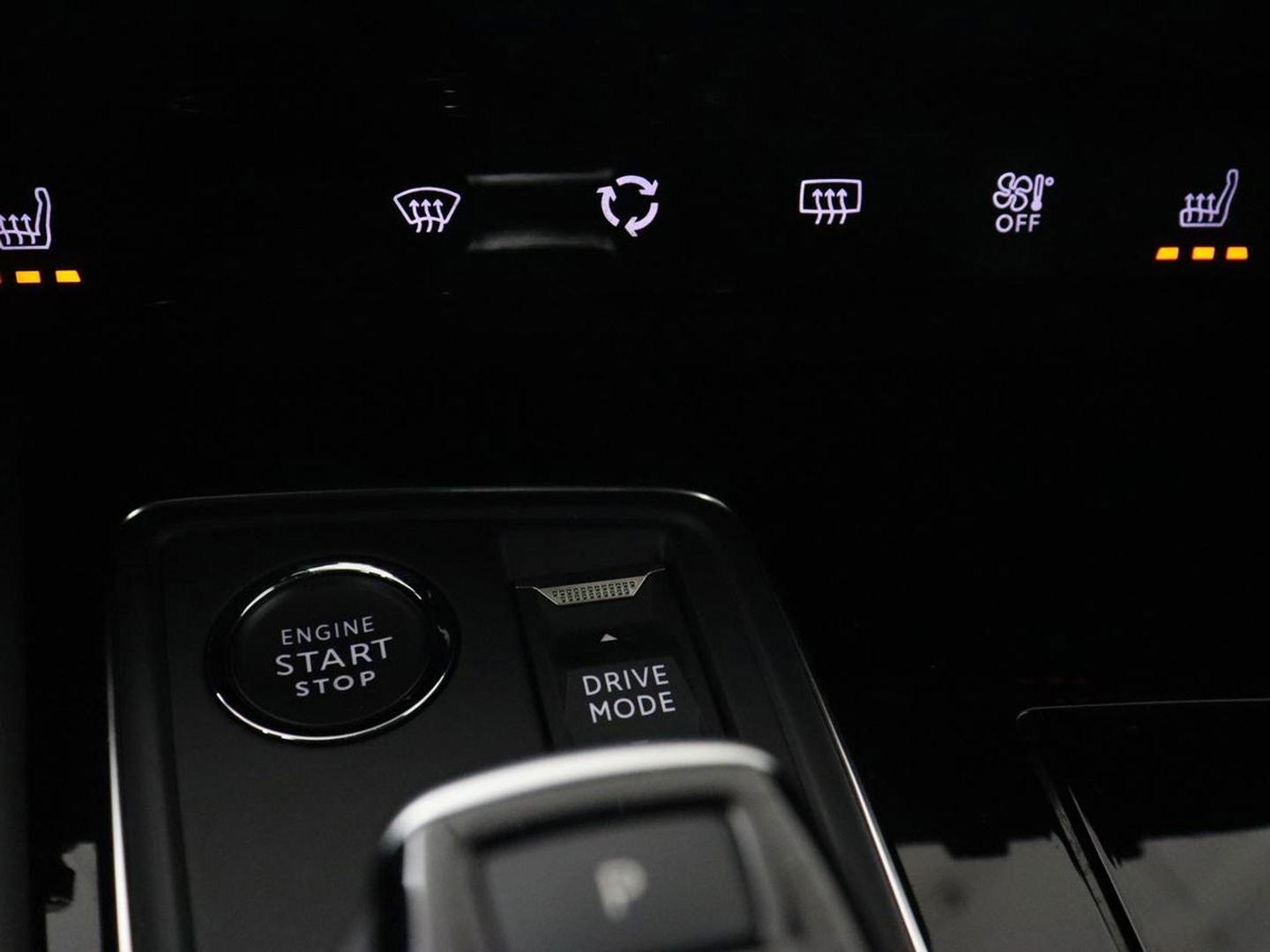 Peugeot 508 1.6 HYbrid 225 Allure | Stoelverwarming | Trekhaak | Adaptive cruise | Camera | Carplay | Half leder | Keyless | Full LED | Climate control | Sfeerverlichting | PHEV | Plug In