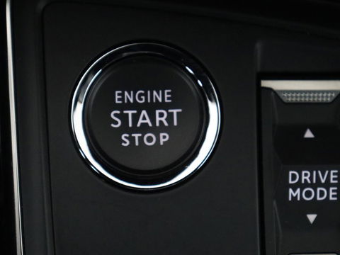 Peugeot 508 1.6 HYbrid 225 Allure | Stoelverwarming | Trekhaak | Adaptive cruise | Camera | Carplay | Half leder | Keyless | Full LED | Climate control | Sfeerverlichting | PHEV | Plug In