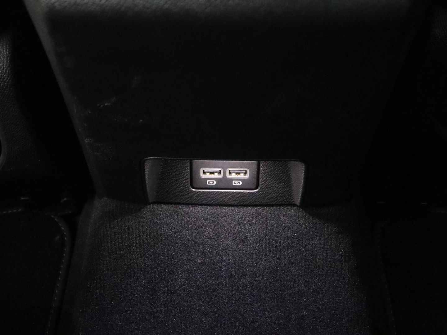 Peugeot 508 1.6 HYbrid 225 Allure | Stoelverwarming | Trekhaak | Adaptive cruise | Camera | Carplay | Half leder | Keyless | Full LED | Climate control | Sfeerverlichting | PHEV | Plug In