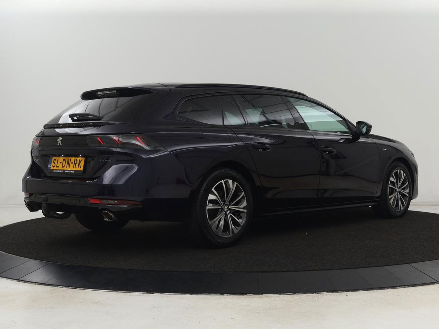 Peugeot 508 1.6 HYbrid 225 Allure | Stoelverwarming | Trekhaak | Adaptive cruise | Camera | Carplay | Half leder | Keyless | Full LED | Climate control | Sfeerverlichting | PHEV | Plug In