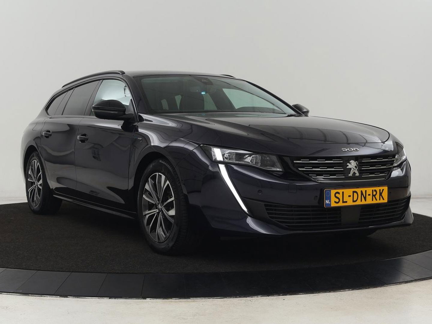 Peugeot 508 1.6 HYbrid 225 Allure | Stoelverwarming | Trekhaak | Adaptive cruise | Camera | Carplay | Half leder | Keyless | Full LED | Climate control | Sfeerverlichting | PHEV | Plug In