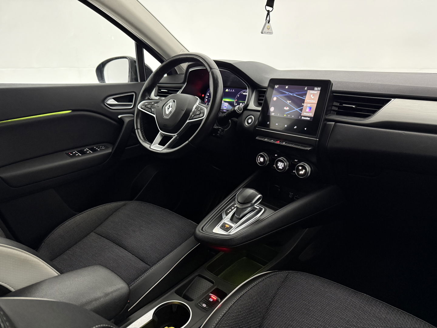 Renault Captur 1.3 TCe Intens | Camera | Adap. Cruise | Sfeer | Bose | Virtual | Trekh. | Stuurverw. | Keyless | Carplay | NAP