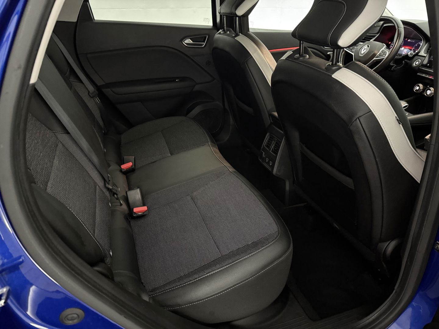 Renault Captur 1.3 TCe Intens | Camera | Adap. Cruise | Sfeer | Bose | Virtual | Trekh. | Stuurverw. | Keyless | Carplay | NAP