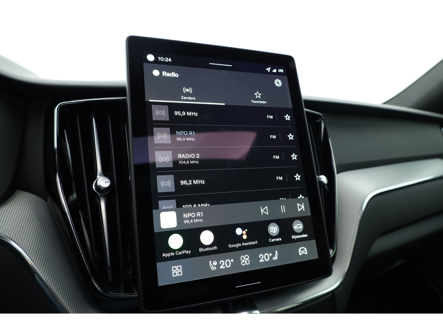 Volvo XC60 T6 Plug-in hybrid Plus Black Edition | Pano | Harman Kardon | Memory Seats | 360cam | Blis | Pilot Assist | 21''