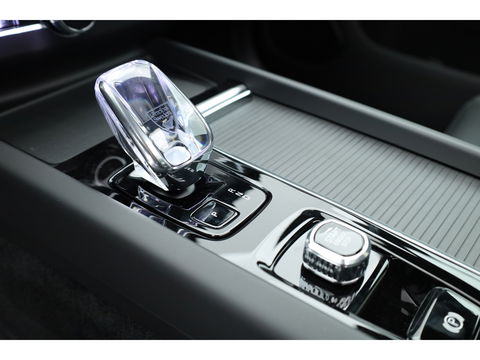 Volvo XC60 T6 Plug-in hybrid Plus Black Edition | Pano | Harman Kardon | Memory Seats | 360cam | Blis | Pilot Assist | 21''