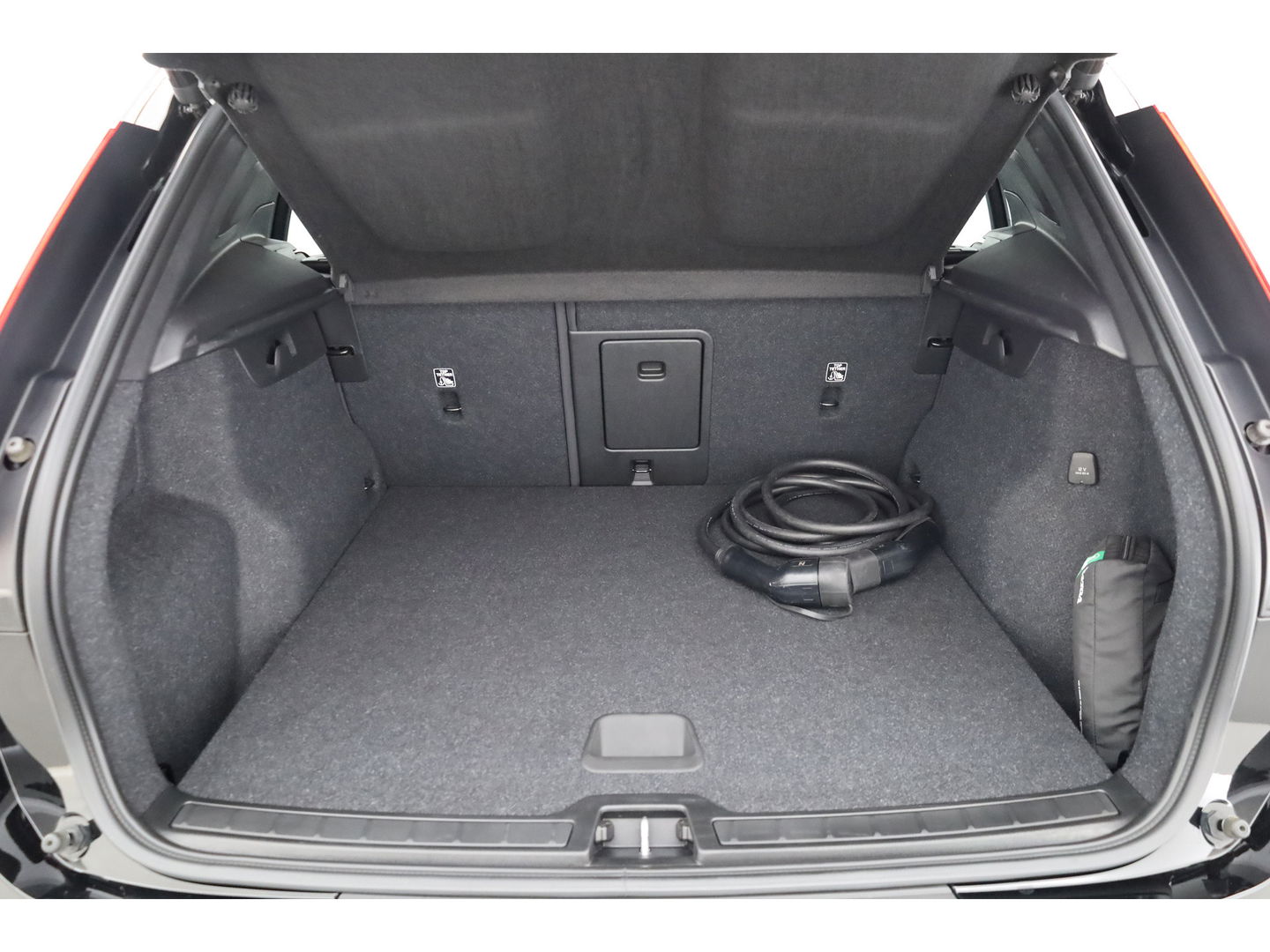 Volvo XC40 T4 Recharge Inscription Expression | Pano | Camera | Stoel- Stuurverw. | Memory seat | Navi | Apple CarPlay