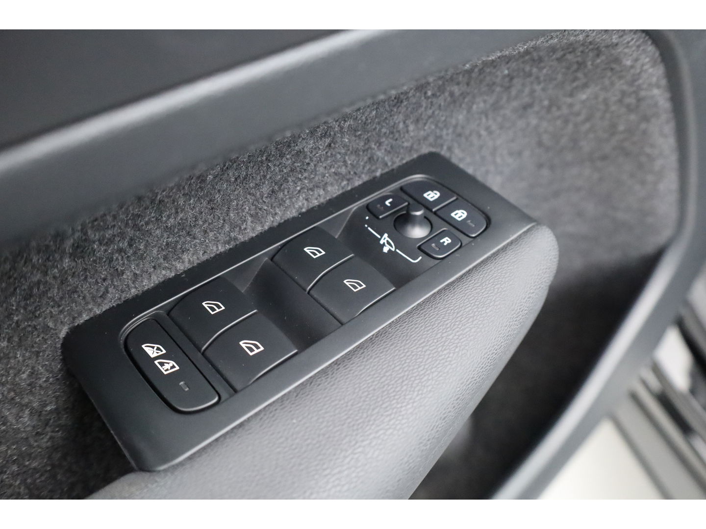 Volvo XC40 T4 Recharge Inscription Expression | Pano | Camera | Stoel- Stuurverw. | Memory seat | Navi | Apple CarPlay