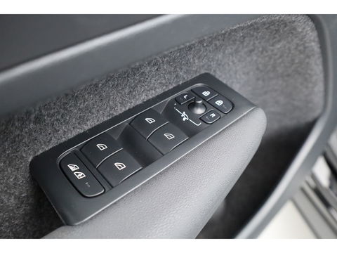 Volvo XC40 T4 Recharge Inscription Expression | Pano | Camera | Stoel- Stuurverw. | Memory seat | Navi | Apple CarPlay
