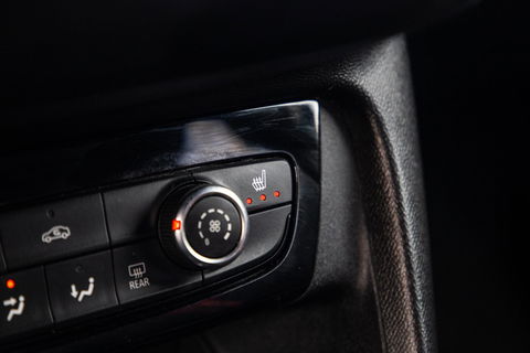 Opel Corsa 1.2 Turbo GS BLACK LINE / APPLE CARPLAY / AUTOMAAT / 360 CAMERA / STOELVERWARMING