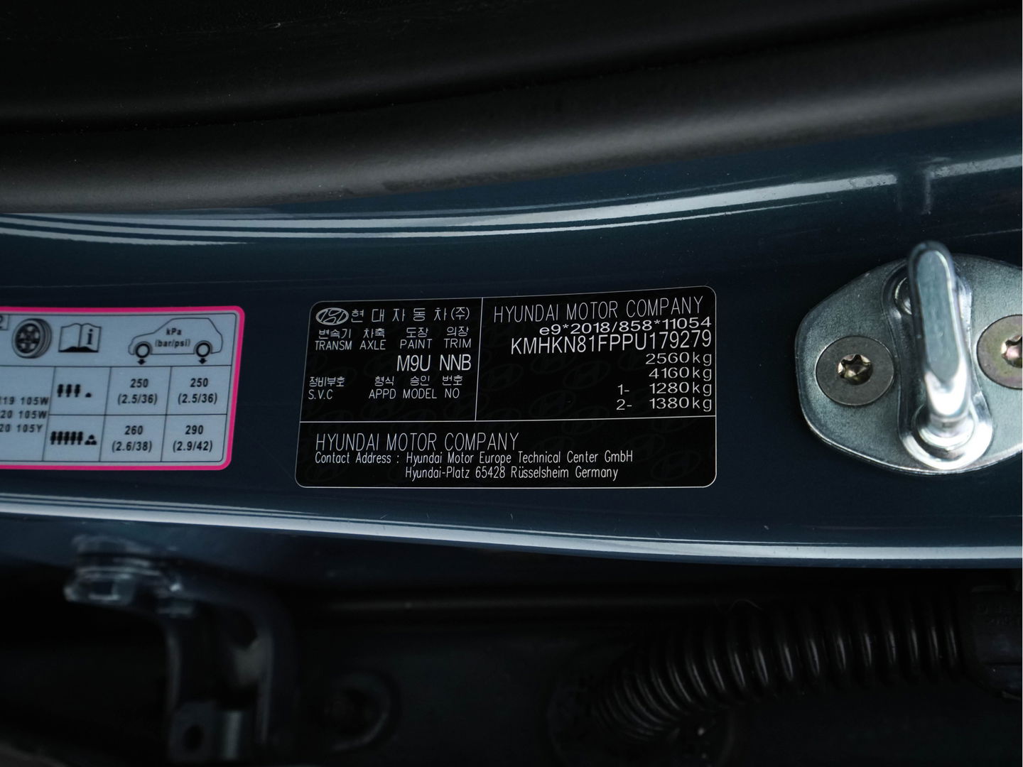 Hyundai IONIQ 5 Connect+ AWD 77.4 kWh [3-FASE] { SOH-} (INCL-BTW) Aut.* HEATPUMP | LUXURY-LEATHER | BOSE-AUDIO | FULL-LED | DIGI-COCKPIT | AMBIENT-LIGHT | DAB | SHIFT-PADDLES | HEAD-UP | NAVI-FULLMAP | KEYLESS | CAMERA | HEATED-COMFORTSEATS | ...