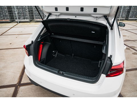 Škoda Fabia 1.0 TSI Ambition | AIRCO | CRUISE | PDC | FULL LED | ALL SEASON BANDEN