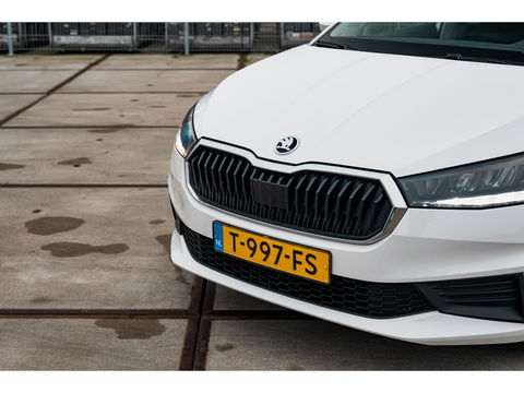 Škoda Fabia 1.0 TSI Ambition | AIRCO | CRUISE | PDC | FULL LED | ALL SEASON BANDEN