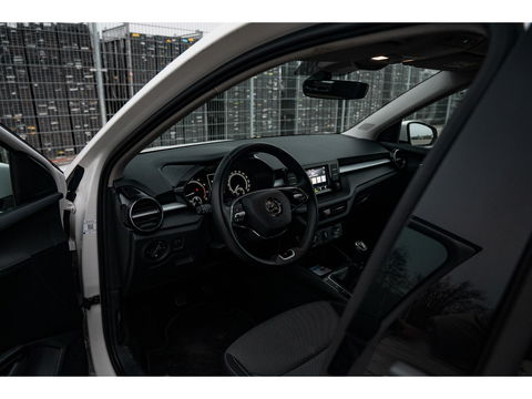 Škoda Fabia 1.0 TSI Ambition | AIRCO | CRUISE | PDC | FULL LED | ALL SEASON BANDEN