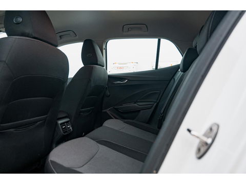 Škoda Fabia 1.0 TSI Ambition | AIRCO | CRUISE | PDC | FULL LED | ALL SEASON BANDEN