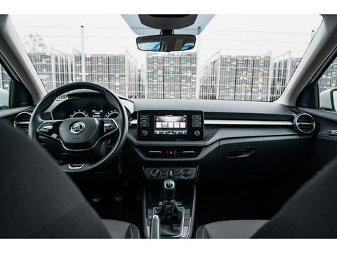 Škoda Fabia 1.0 TSI Ambition | AIRCO | CRUISE | PDC | FULL LED | ALL SEASON BANDEN