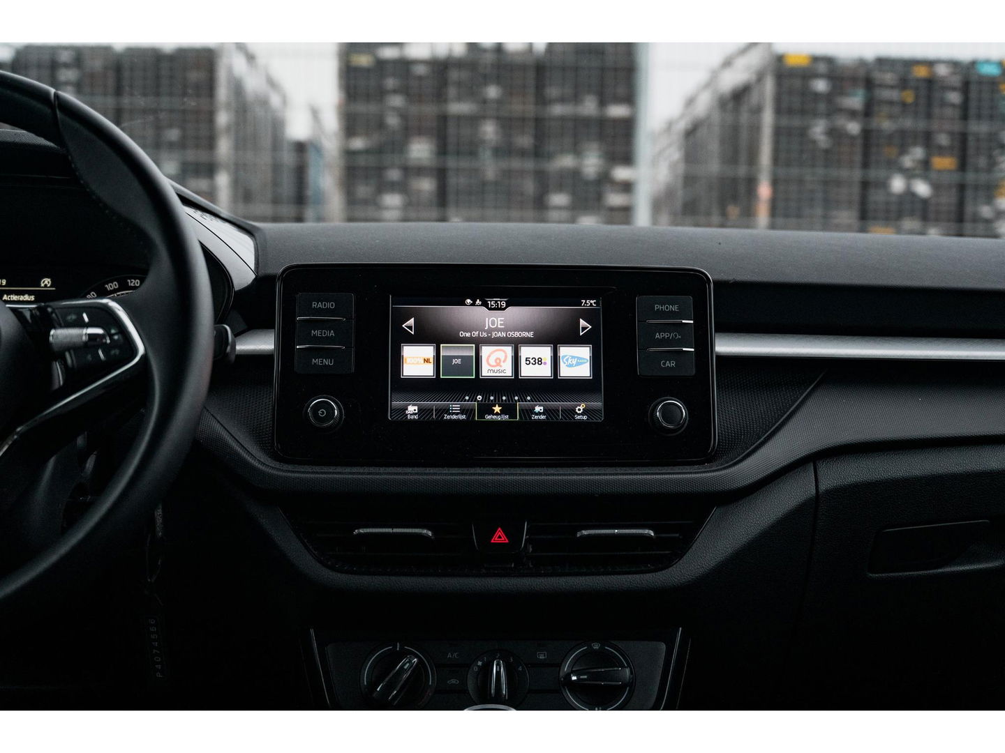 Škoda Fabia 1.0 TSI Ambition | AIRCO | CRUISE | PDC | FULL LED | ALL SEASON BANDEN