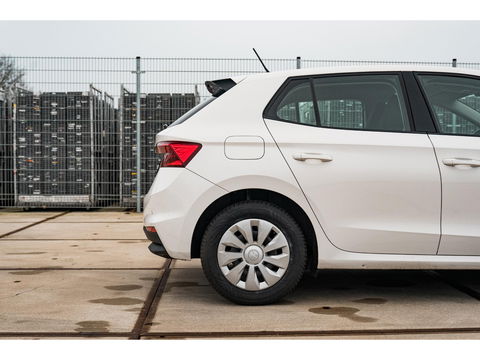 Škoda Fabia 1.0 TSI Ambition | AIRCO | CRUISE | PDC | FULL LED | ALL SEASON BANDEN