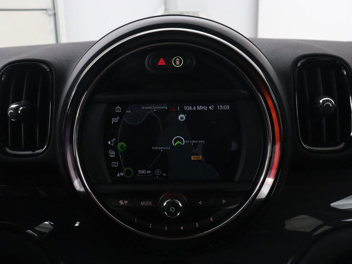 MINI Countryman 1.5 Cooper Chili | Automaat | Full LED | Navigatie | Parkeerhulp | Climate control | 17'' | Bluetooth | Cruise control