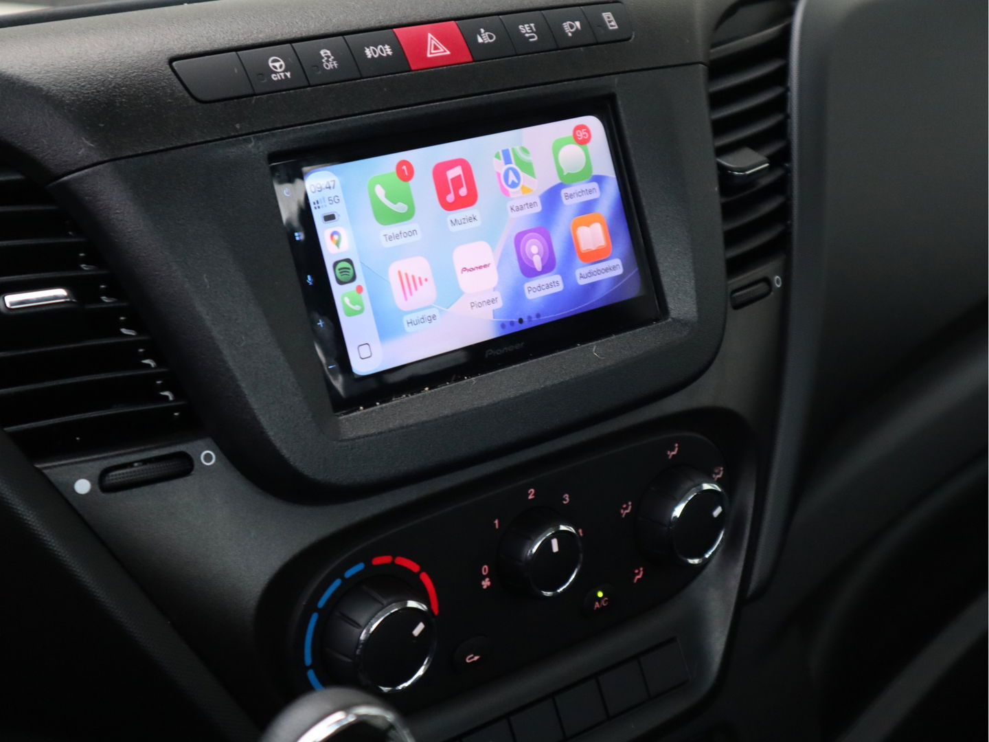 Iveco Daily 35S16 Euro 6 - Autotransporter - Oprijwagen - Lier - Cruise - Trekhaak