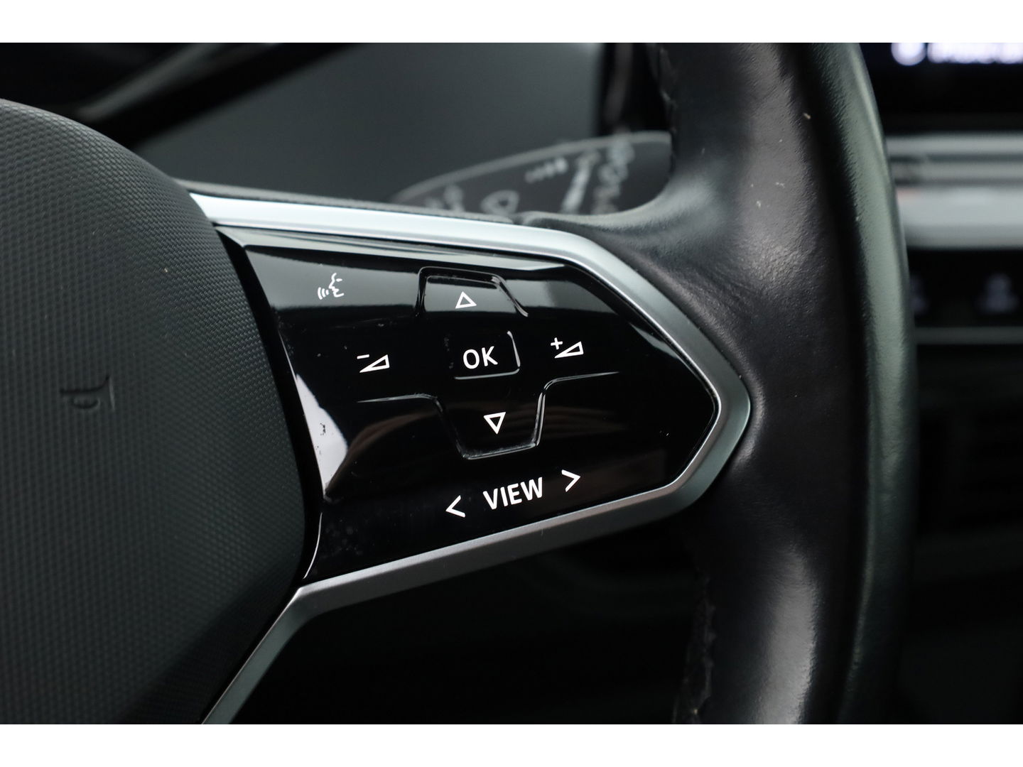 Volkswagen ID.3 First 58 kWh | Navi | Stoel- Stuurverw. | Adapt. Cruise | Apple CarPlay | PDC
