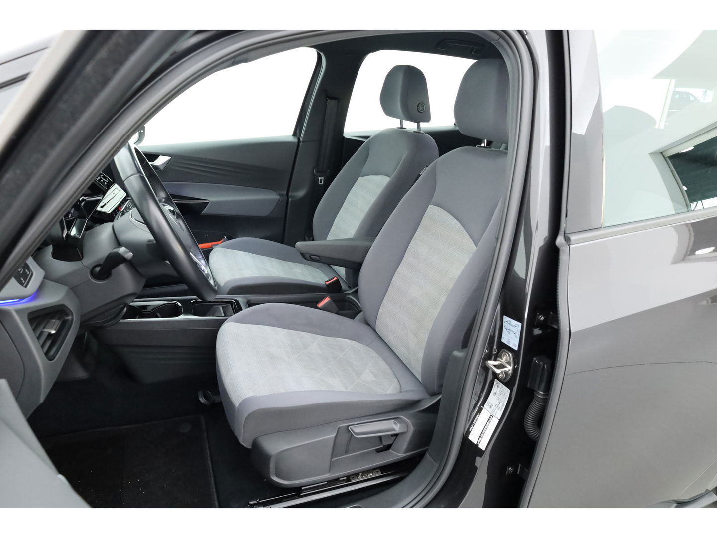 Volkswagen ID.3 First 58 kWh | Navi | Stoel- Stuurverw. | Adapt. Cruise | Apple CarPlay | PDC
