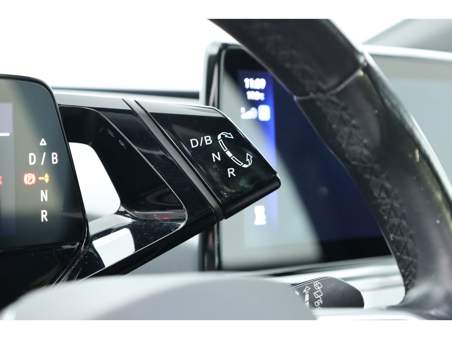 Volkswagen ID.3 First 58 kWh | Navi | Stoel- Stuurverw. | Adapt. Cruise | Apple CarPlay | PDC