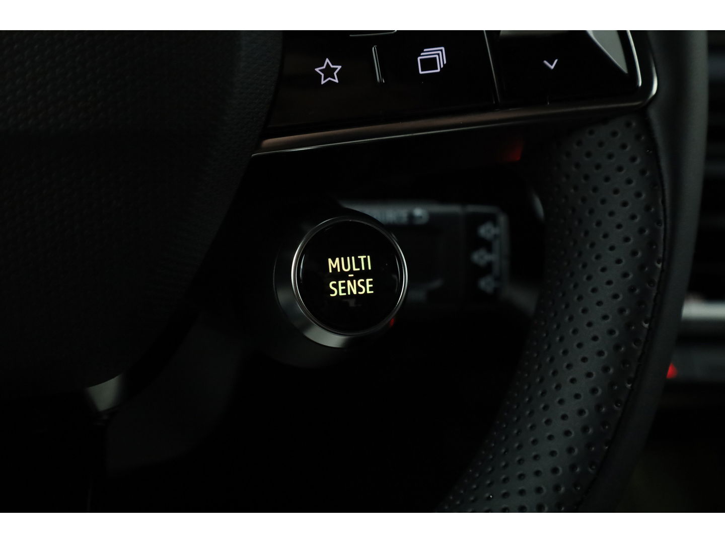 Renault 5 comfort range iconic cinq 52 kWh | Navi | Stoel- Stuurverw. | Adapt. Cruise | Camera | 18'' | Apple CarPlay