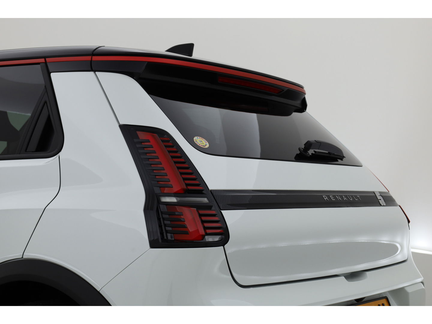 Renault 5 comfort range iconic cinq 52 kWh | Navi | Stoel- Stuurverw. | Adapt. Cruise | Camera | 18'' | Apple CarPlay