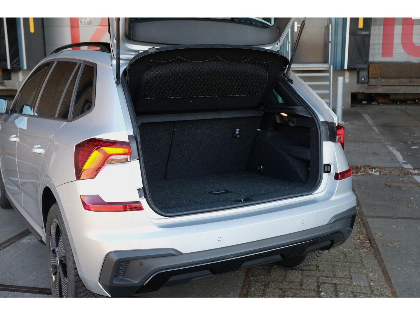 Škoda Kamiq 1.0 TSI DSG Monte Carlo | PANO | STOEL, STUUR & VOORRUIT VERW. | ADAPTIVE CRUISE | DIGI DASH | SPORT